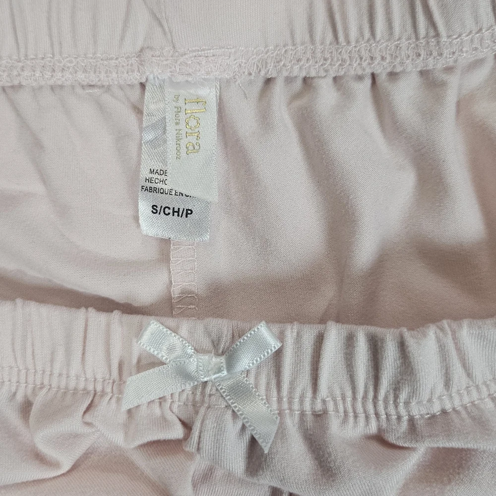 FLORA women’s sleepwear